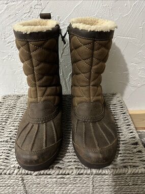 UGG Women’s Brown Quilted Winter Boots with Shearling Lining
